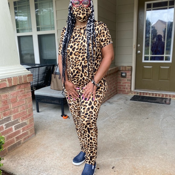 2 piece leopard 🐆 pants set plus size only - Picture 2 of 4